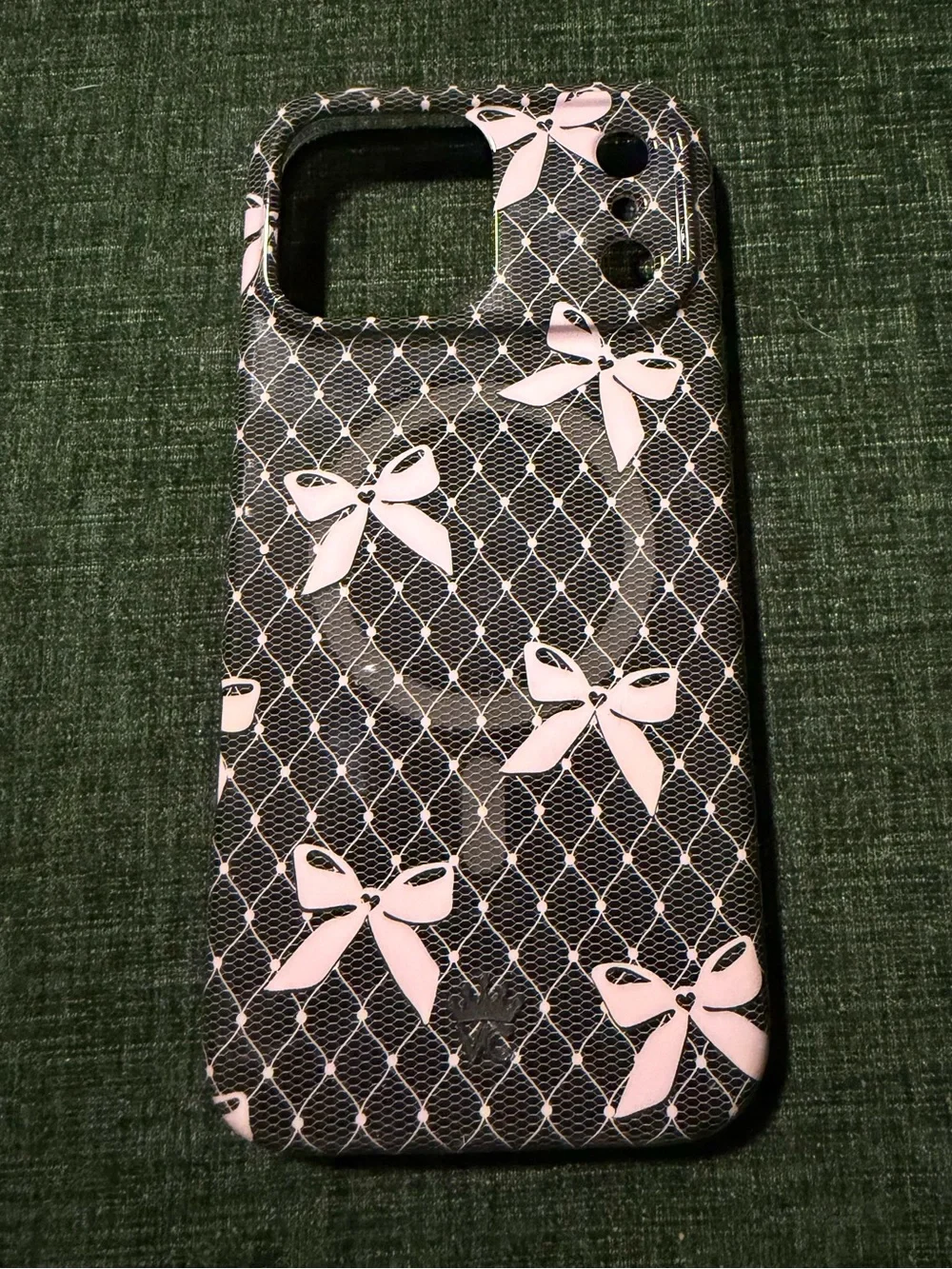 Velvet Caviar Phone IPhone 17 pro max case with matching MagSafe grip ring